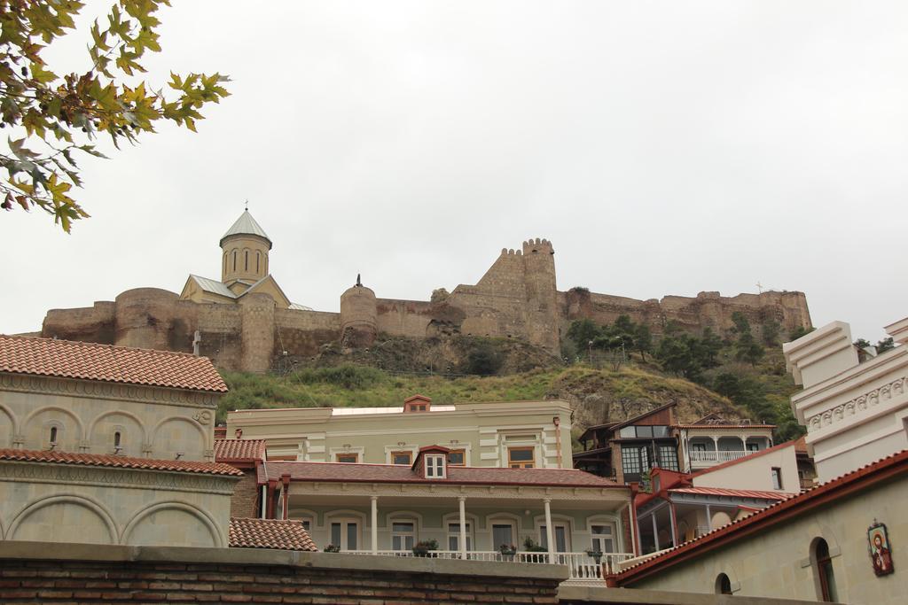 Lilika Apartments On Meskhishvili Tbilisi Bilik gambar