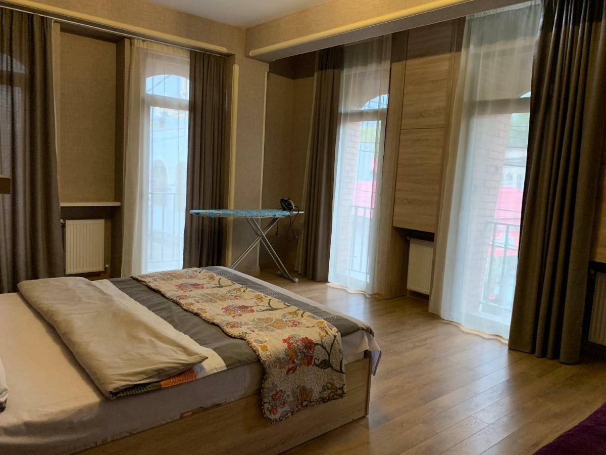 Lilika Apartments On Meskhishvili Tbilisi Luaran gambar